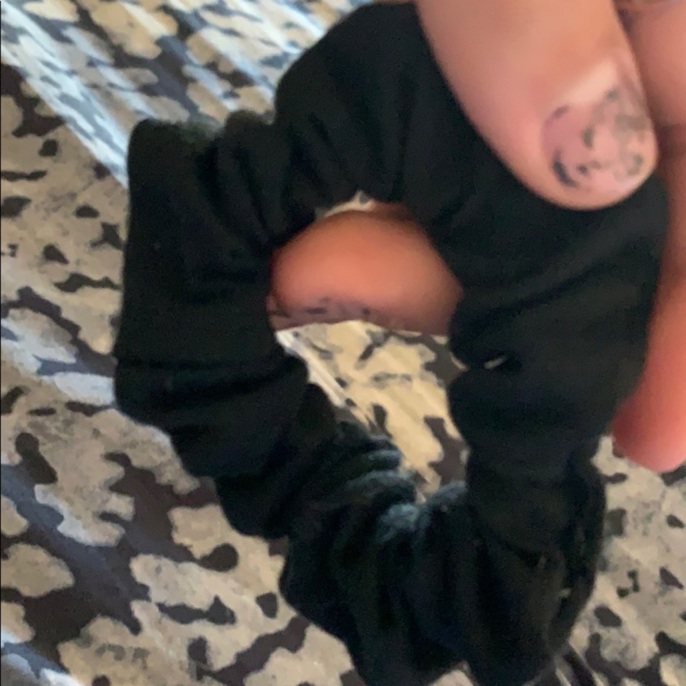 Scrunchie - Picture 3 of 4